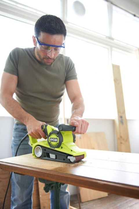 ELEKTRYCZNA SZLIFIERKA TAŚMOWA 800W 76MM TAŚMÓWKA EBS800 CYCLONIC RYOBI ELEKTRYCZNA SZLIFIERKA TAŚMOWA 800W 76MM TAŚMÓWKA EBS800 CYCLONIC RYOBI