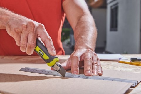 Nóż łamany nożyk tapicerski Ryobi RSK18 Nóż łamany nożyk tapicerski Ryobi RSK18