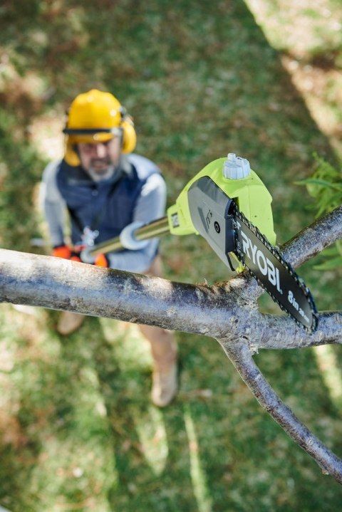 RYOBI AKUMULATOROWA PILARKA ONE+ 18V DO GAŁĘZI Z PROWADNICĄ 200MM RYOBI AKUMULATOROWA PILARKA ONE+ 18V DO GAŁĘZI Z PROWADNICĄ 200MM