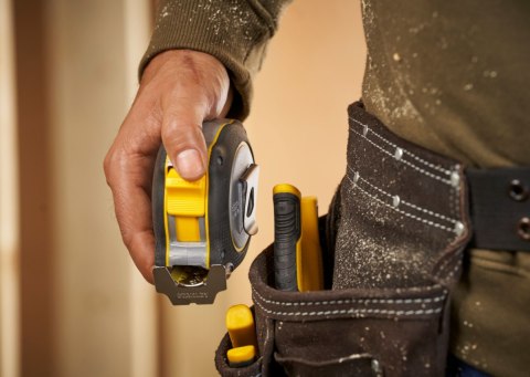 Miara zwijana 10 m x 32 mm FatMax Xtreme trwała i precyzyjna Stanley FMHT38232-0