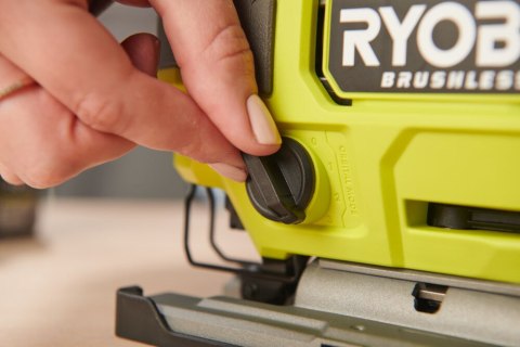 BEZSZCZOTKOWA WYRZYNARKA PILARKA LAMPKA LED ONE+ RYOBI RJS18BL-0 BEZSZCZOTKOWA WYRZYNARKA PILARKA LAMPKA LED ONE+ RYOBI RJS18BL-0