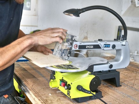 PILARKA DO CIĘCI WYRZYNARKA PIŁA WŁOSOWA RYOBI STOŁOWA REGULACJA 125W RSW1240G PILARKA DO CIĘCI WYRZYNARKA PIŁA WŁOSOWA RYOBI STOŁOWA REGULACJA 125W RSW1240G