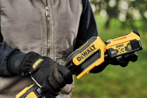 KOSA PODKASZARKA ŻYŁKOWA AKUMULATOROWA SKŁADANA 36cm DeWALT 18V XR 1x 5Ah DCMST561P1-QW KOSA PODKASZARKA ŻYŁKOWA AKUMULATOROWA SKŁADANA 36cm DeWALT 18V XR 1x 5Ah DCMST561P1-QW
