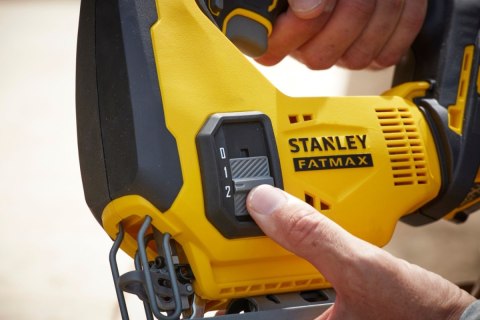 AKUMULATOROWA WYRZYNARKA Z UKOSEM 18V V20 T / U STANLEY FATMAX SFMCS600B