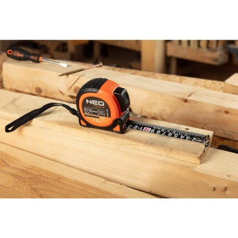 MIARA ZWIJANA STALOWA SUPER BLACK 10 M X 25 MM AUTO BLOKADA DWA PRZYCISKI STOP MAGNES NEO TOOLS 67-245