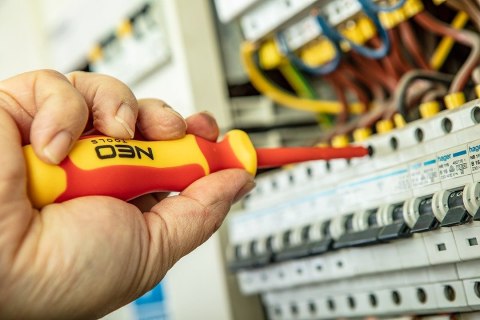 01-237 ZESTAW SZCZYPIEC I WKRĘTAKÓW 1000V, 7 SZT. NEO TOOLS 01-237 ZESTAW SZCZYPIEC I WKRĘTAKÓW 1000V, 7 SZT. NEO TOOLS