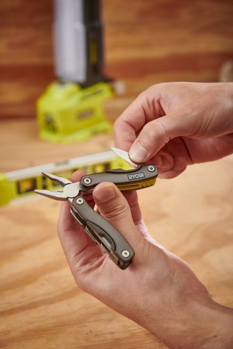 Narzędzie wielofunkcyjneRMT14 14-IN-1 SCYZORYK 14W1 Mini scyzoryk kieszonkowy