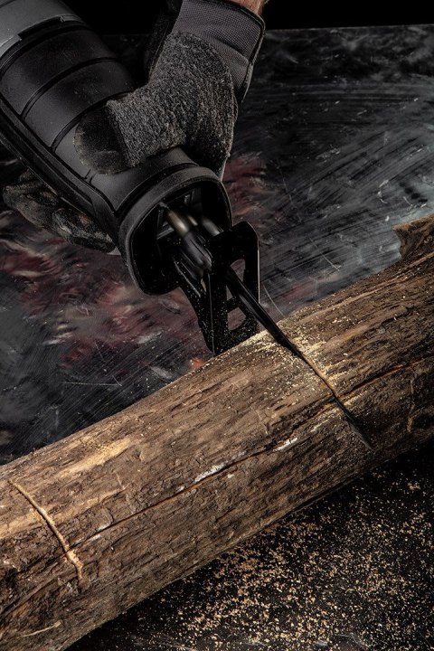 58G961 PILARKA SZABLOWA 710W GRAPHITE