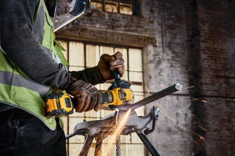 SZLIFIERKA KĄTOWA 125mm 18V 6Ah REGULACJA OBROTÓW DCG409VST1 DeWALT SZLIFIERKA KĄTOWA 125mm 18V 6Ah REGULACJA OBROTÓW DCG409VST1 DeWALT