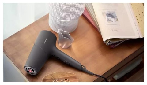 BHD504/00 Seria 5000 Suszarka do włosów z technologią ThermoShield Philips