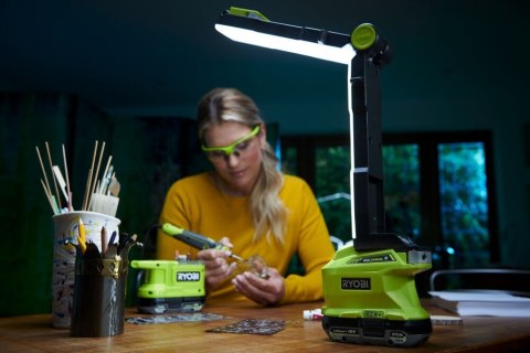 Lampa LED ONE + Akumulatorowa Składana Warsztatowa Oświetlenie Przenośne Korpus Solo Ryobi R18ALF-0 18V